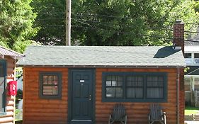 Pine Knoll Lodge